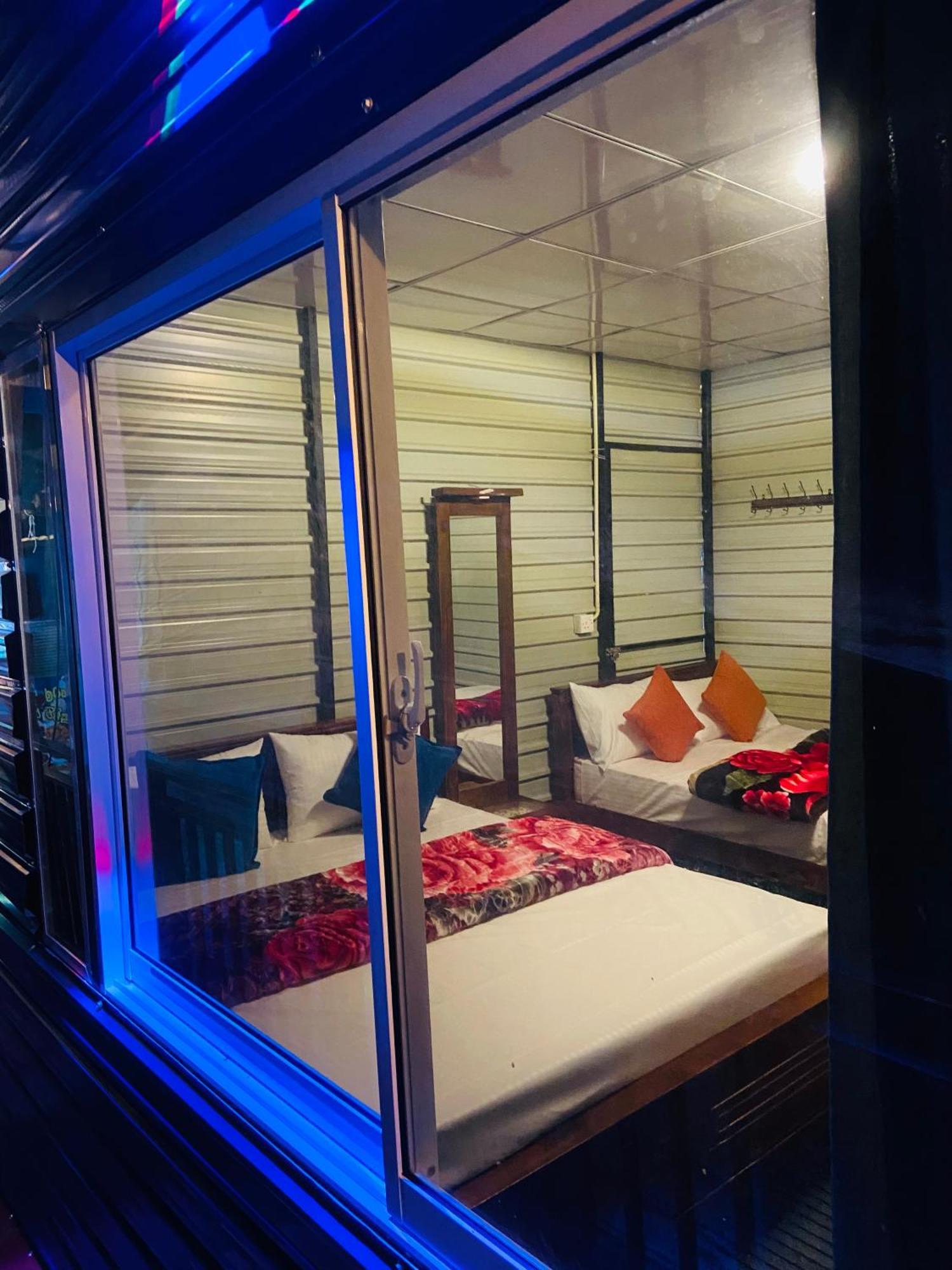 Shan Hotel Nallathanniya Buitenkant foto